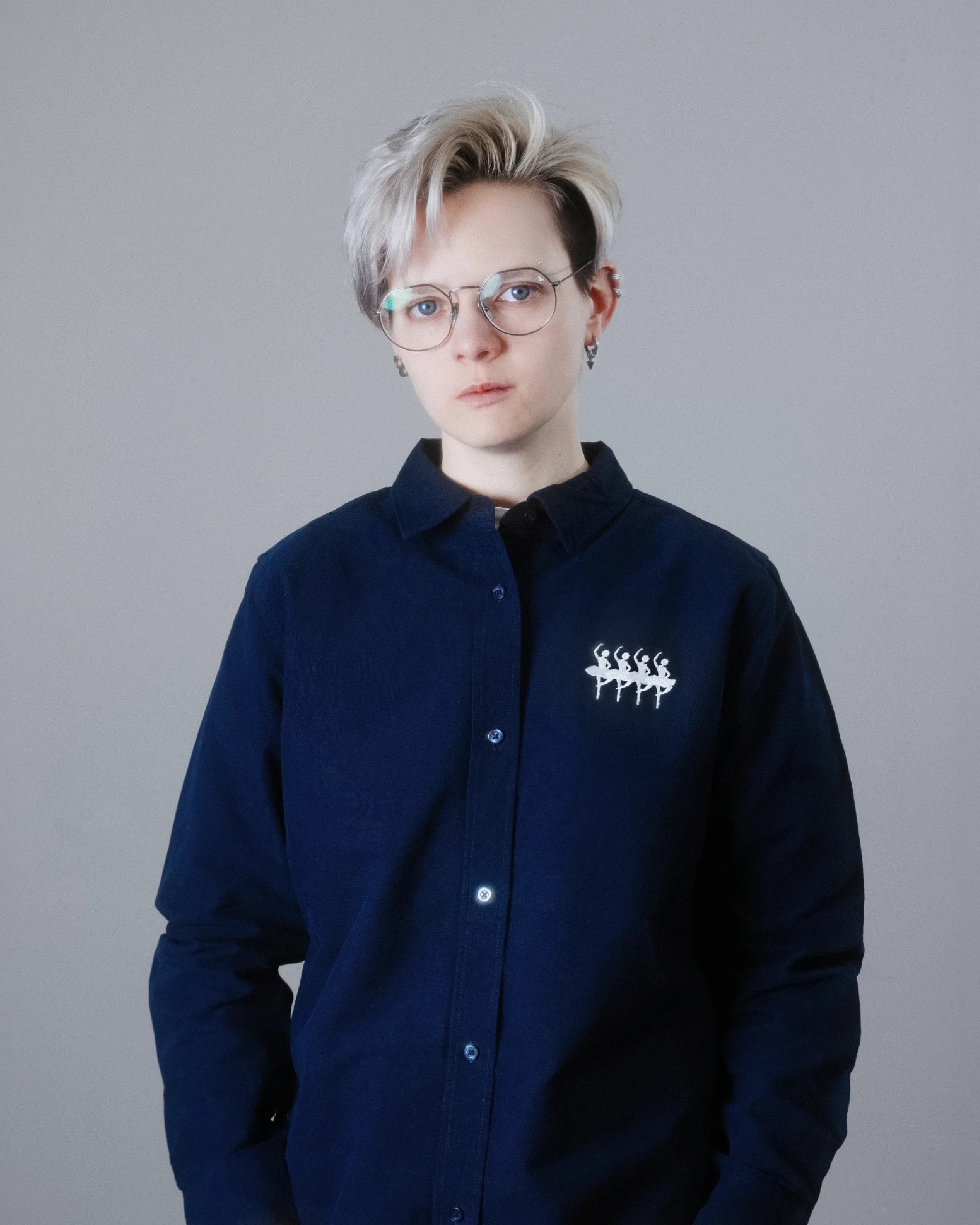 Рубашка «Новая газета Европа» с лебедями 