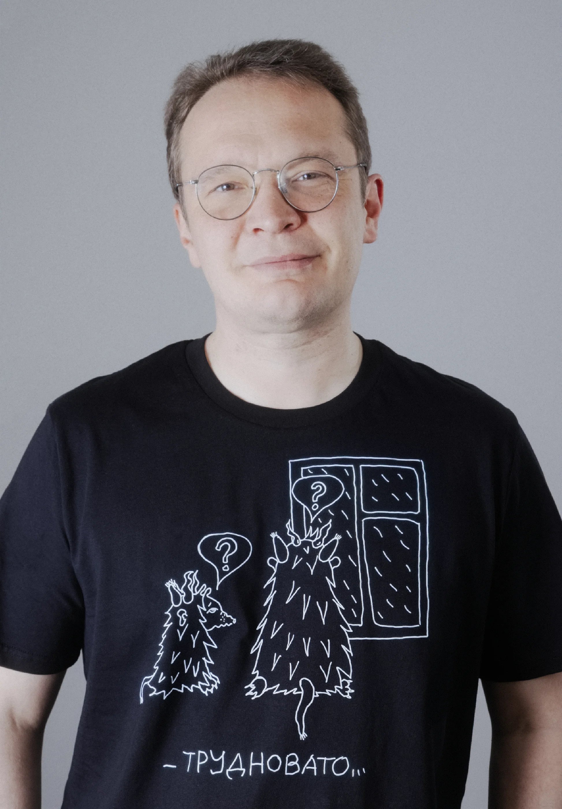 Футболка черная «Новая газета Европа» Линор Горалик