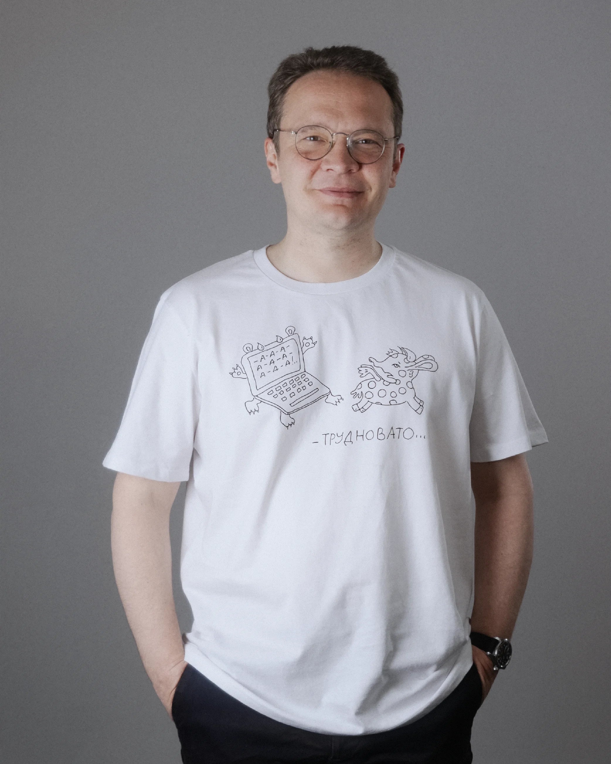 Футболка белая «Новая газета Европа» от Линор Горалик 