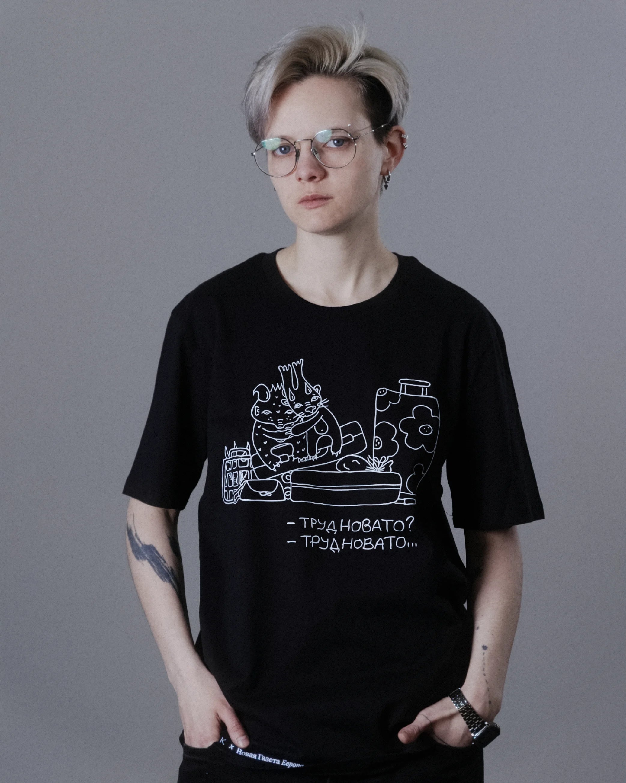 Футболка черная «Новая газета Европа» от Линор Горалик 