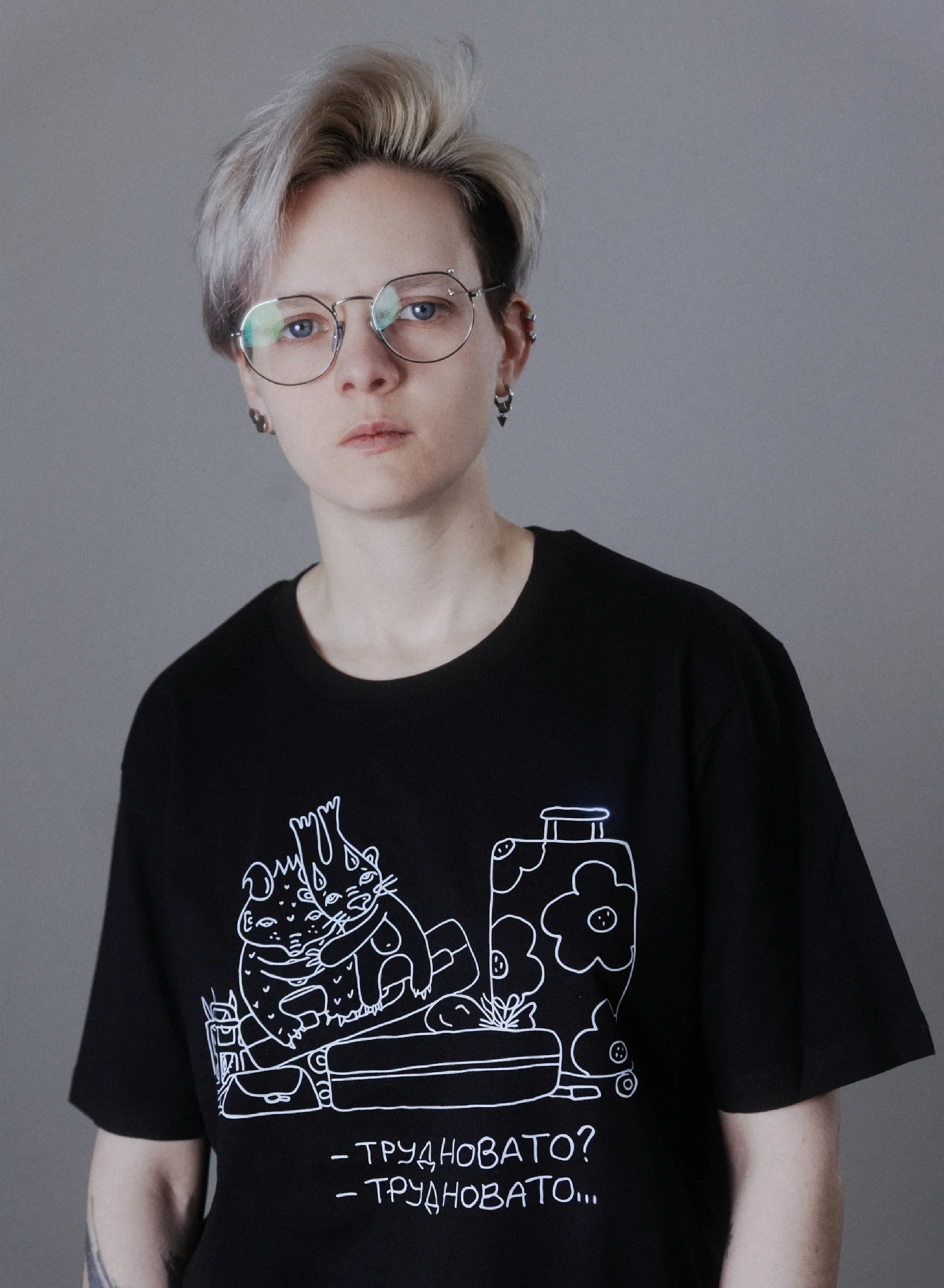 Футболка черная «Новая газета Европа» от Линор Горалик 
