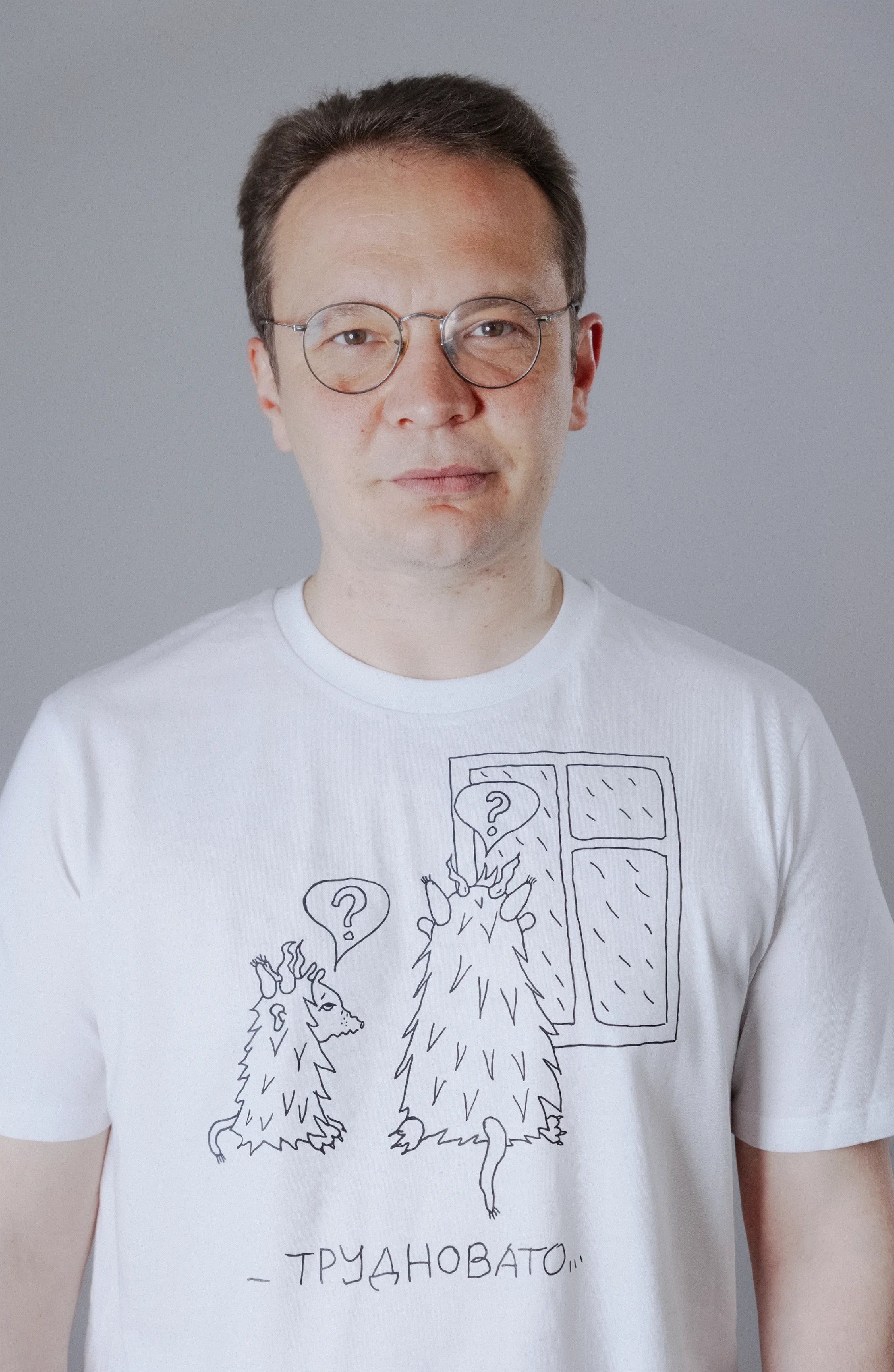 Футболка белая «Новая газета Европа» от Линор Горалик 