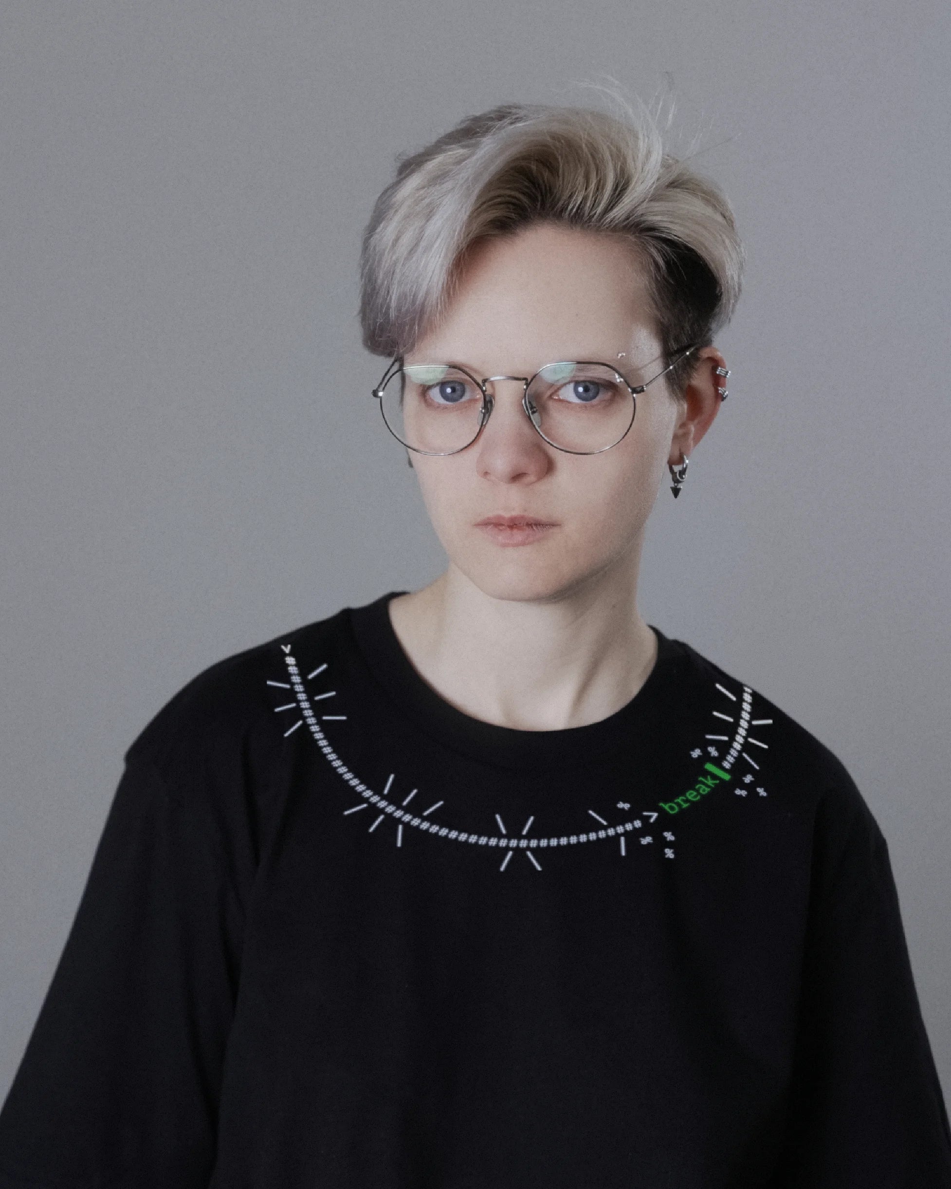 Футболка черная «Новая газета Европа» 